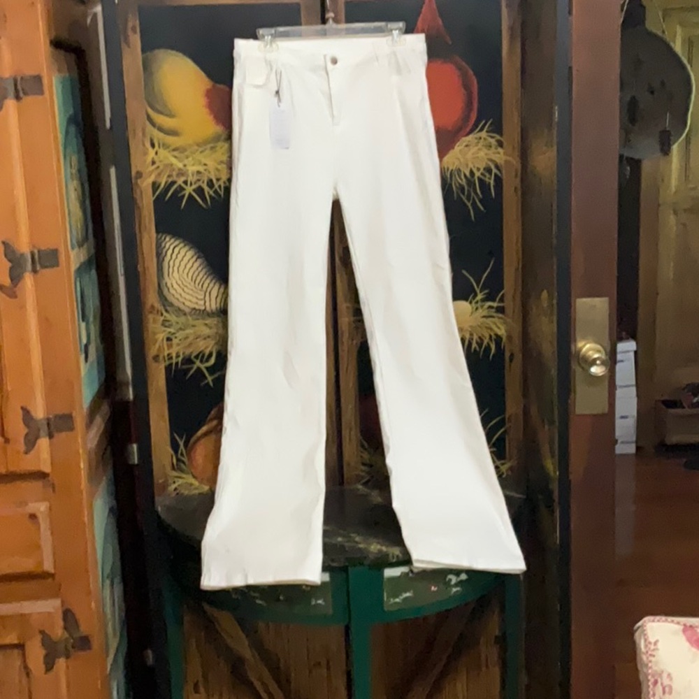Apperloth A White Flared Pants